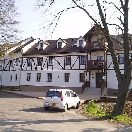Gasthof Ceska Hospoda - Hlavni Budova S Restauraci, Depandance 1, Depandance 2 Heřmanice